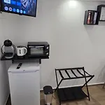 Black & White Πανσιόν 3*