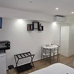 Πανσιόν Black & White 3*