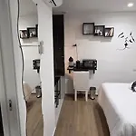 Black & White 3* Μπάρι