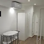 Black & White Μπάρι