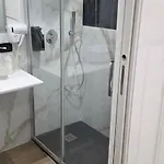 Black & White Πανσιόν