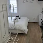 Black & White Πανσιόν Μπάρι