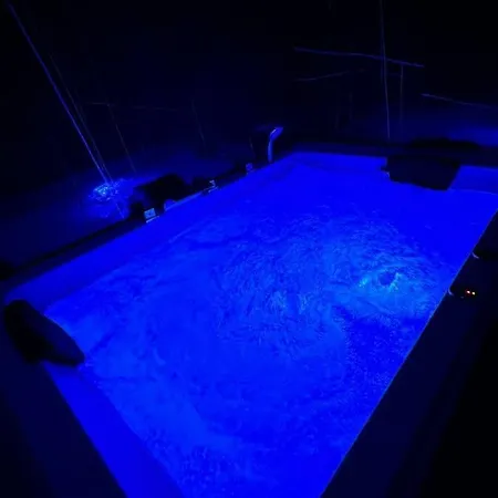 게스트하우스 Black & White