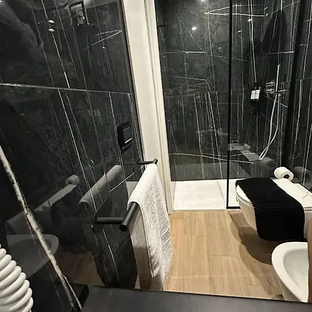 Black & White Luxury Guest house Bari