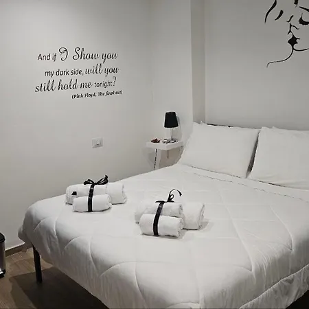 Guest house Black & White Luxury