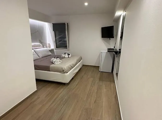 Black & White 3* Bari