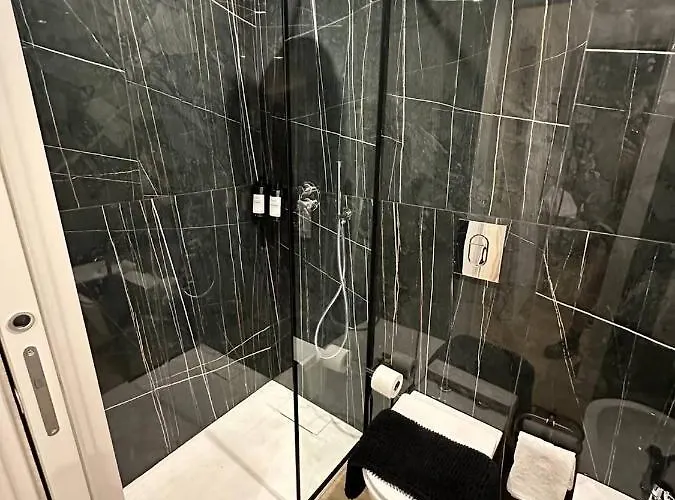 Black & White باري