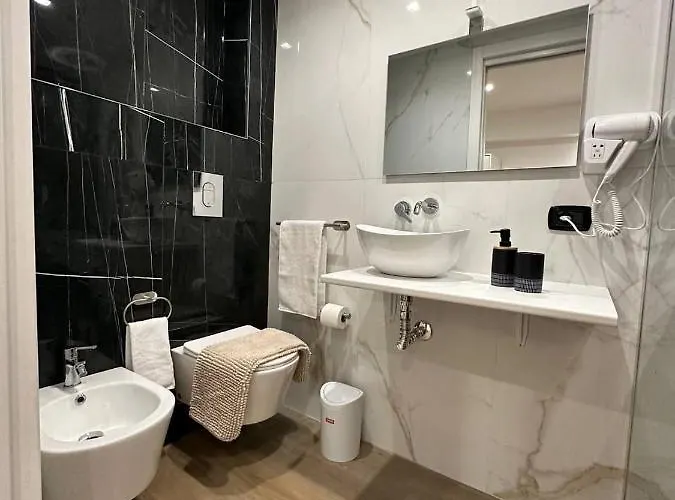 Black & White 3* باري