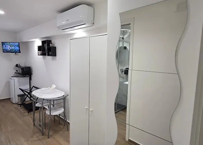 Vendégház Black & White 3*